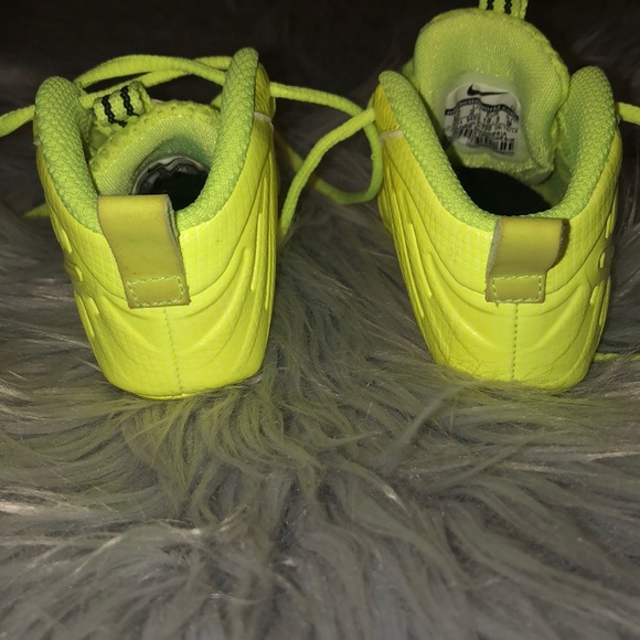 infant yellow foamposites